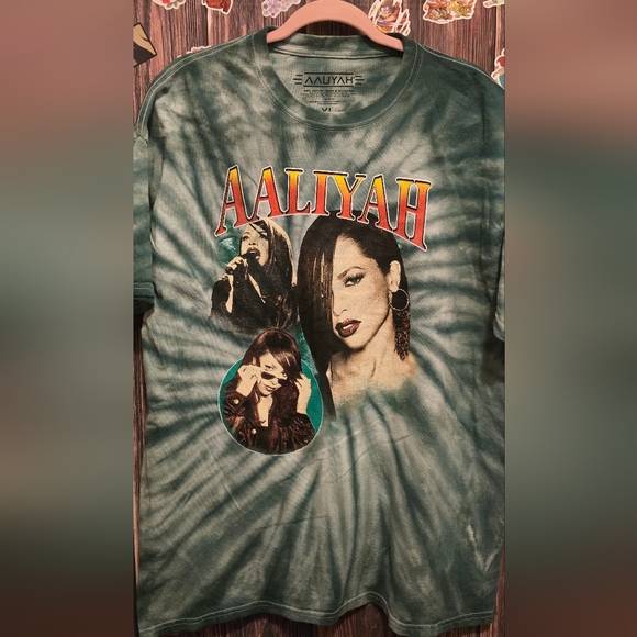 Aaliyah T.SHIRT - Picture 1 of 2